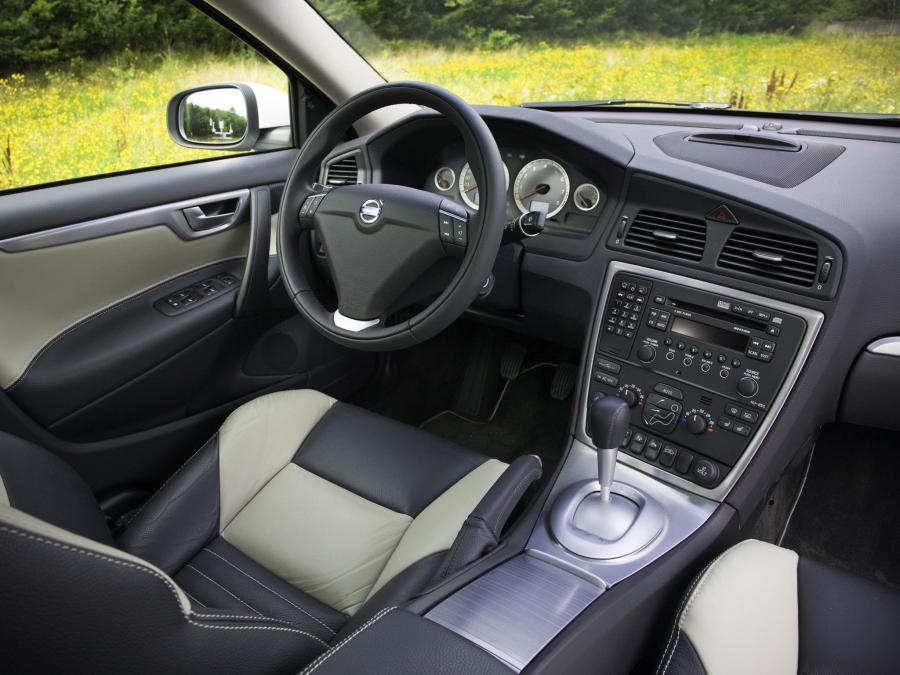  Volvo S60 T5 2008 года  (фото 8 из 11)